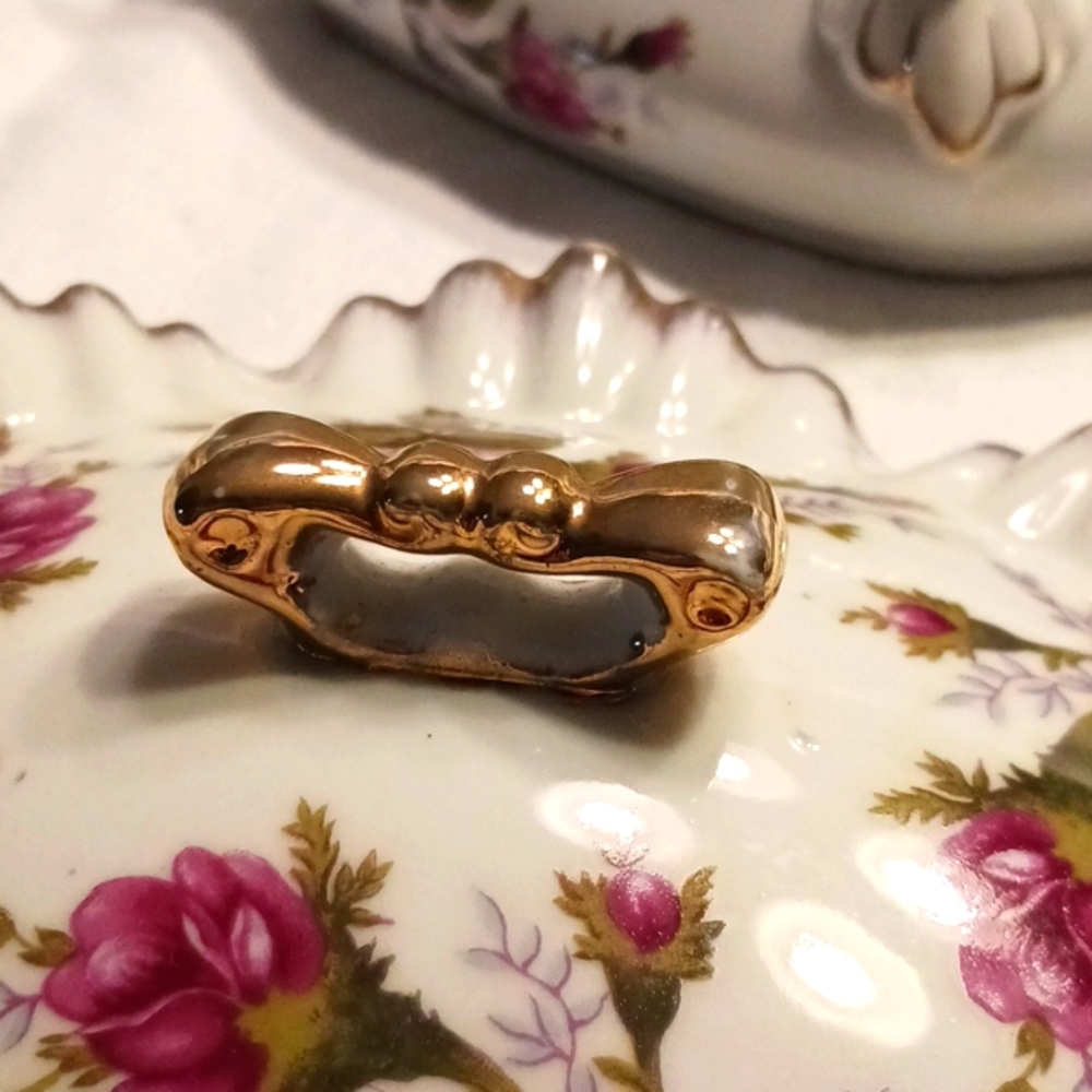 Moss Rose Ruffled Trinket Box - Picture 11 of 11